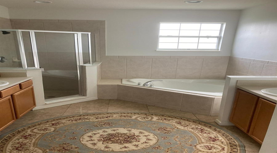 Kissimmee, Florida 34746, 3 Bedroom Bedrooms, ,2 Bathroombathrooms,Residential,For Sale,Paradise Cove,0,Mfro6453102