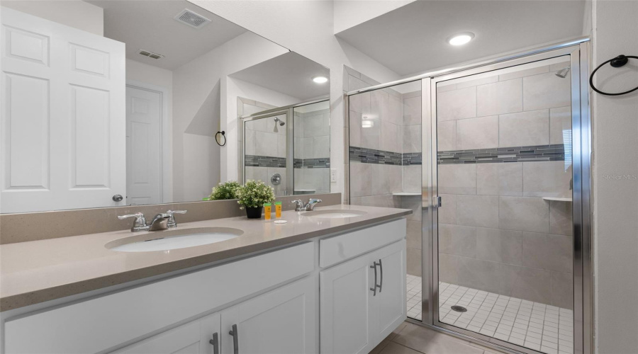 Kissimmee, Florida 34747, 5 Bedroom Bedrooms, ,4 Bathroombathrooms,Residential,For Sale,Fleming Mist,0,Mfrs5132221
