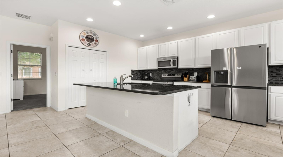 Kissimmee, Florida 34746, 4 Bedroom Bedrooms, ,3 Bathroombathrooms,Residential,For Sale,Las Fuentes,0,Mfro6443978