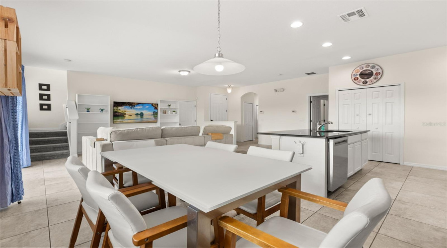 Kissimmee, Florida 34746, 4 Bedroom Bedrooms, ,3 Bathroombathrooms,Residential,For Sale,Las Fuentes,0,Mfro6443978