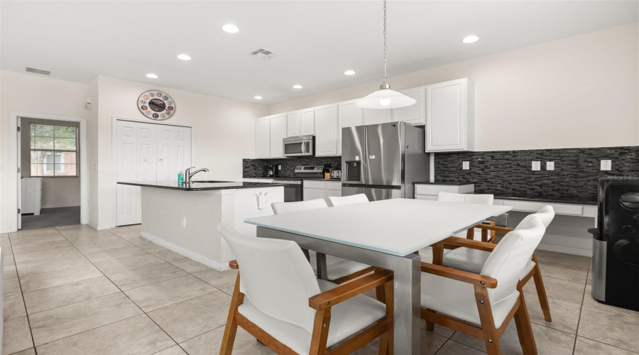 Kissimmee, Florida 34746, 4 Bedroom Bedrooms, ,3 Bathroombathrooms,Residential,For Sale,Las Fuentes,0,Mfro6443978