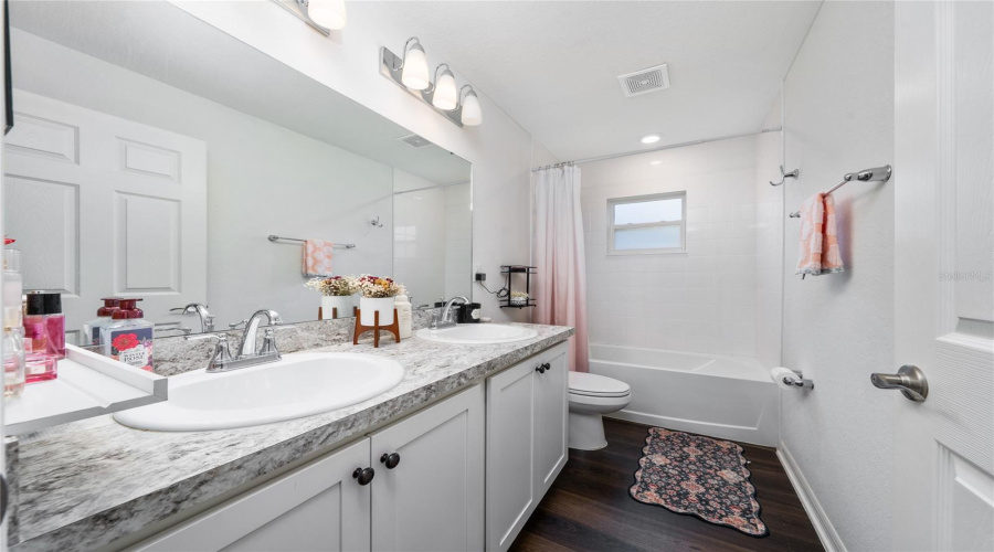Davenport, Florida 33837, 4 Bedroom Bedrooms, ,2 Bathroombathrooms,Residential,For Sale,Eucalyptus,0,Mfrs5159303