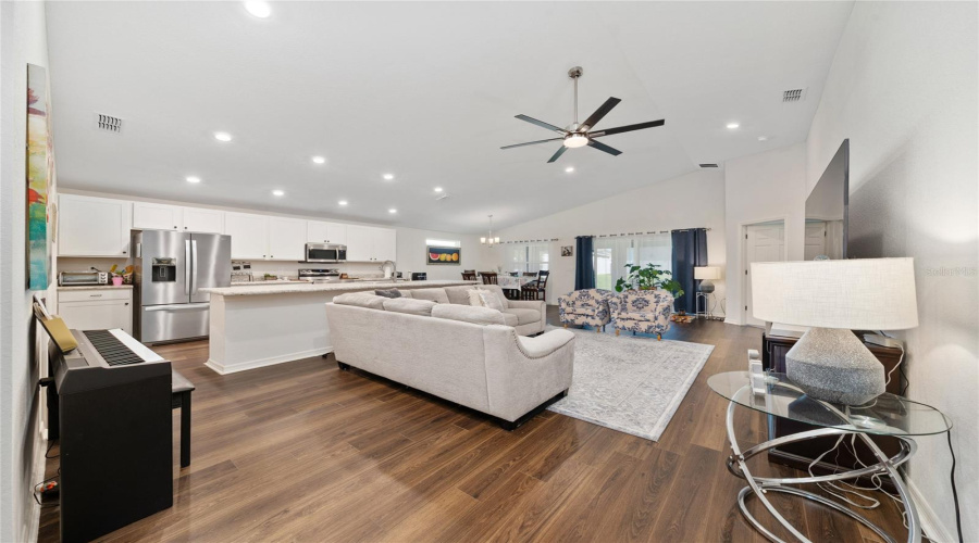 Davenport, Florida 33837, 4 Bedroom Bedrooms, ,2 Bathroombathrooms,Residential,For Sale,Eucalyptus,0,Mfrs5159303
