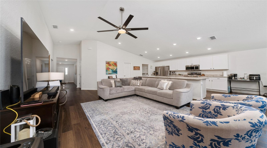 Davenport, Florida 33837, 4 Bedroom Bedrooms, ,2 Bathroombathrooms,Residential,For Sale,Eucalyptus,0,Mfrs5159303
