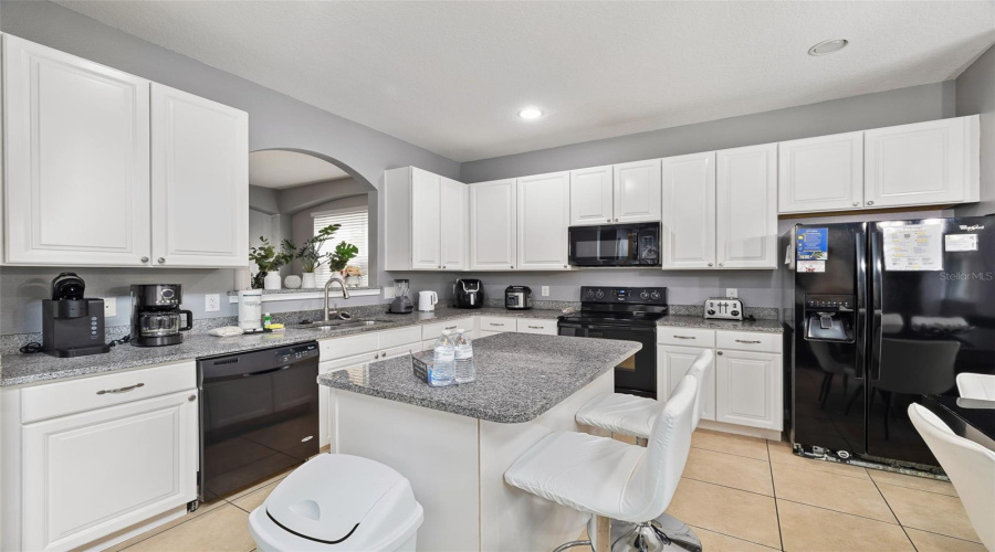 Davenport, Florida 33837, 6 Bedroom Bedrooms, ,5 Bathroombathrooms,Residential,For Sale,Oakbourne,0,Mfro6453163