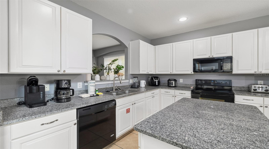 Davenport, Florida 33837, 6 Bedroom Bedrooms, ,5 Bathroombathrooms,Residential,For Sale,Oakbourne,0,Mfro6453163
