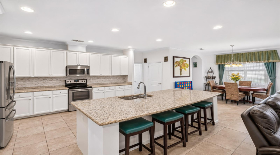 Kissimmee, Florida 34746, 6 Bedroom Bedrooms, ,4 Bathroombathrooms,Residential,For Sale,Shoreside,0,Mfro6453297