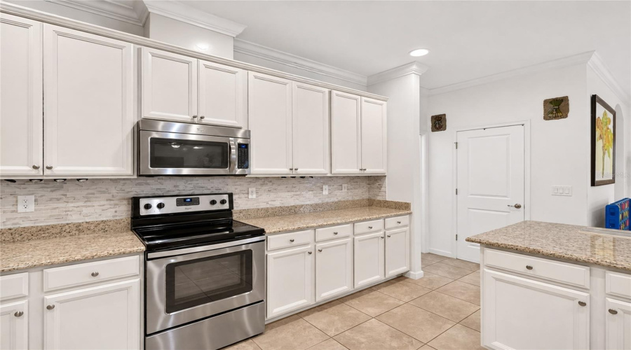 Kissimmee, Florida 34746, 6 Bedroom Bedrooms, ,4 Bathroombathrooms,Residential,For Sale,Shoreside,0,Mfro6453297