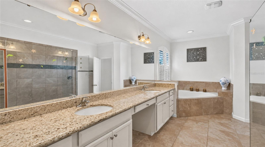 Kissimmee, Florida 34746, 6 Bedroom Bedrooms, ,4 Bathroombathrooms,Residential,For Sale,Shoreside,0,Mfro6453297