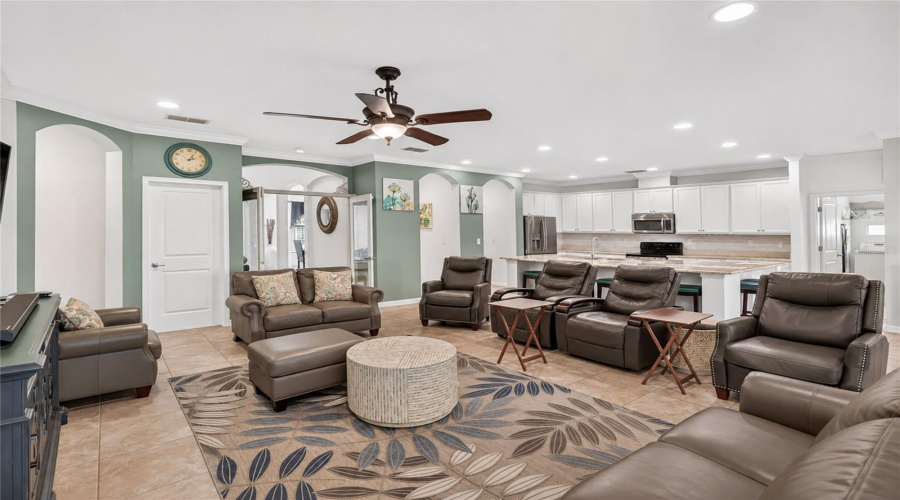 Kissimmee, Florida 34746, 6 Bedroom Bedrooms, ,4 Bathroombathrooms,Residential,For Sale,Shoreside,0,Mfro6453297
