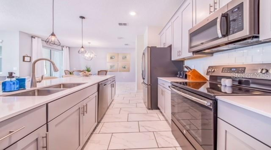 Davenport, Florida 33896, 4 Bedroom Bedrooms, ,3 Bathroombathrooms,Residential,For Sale,Cabot Cliffs Dr,0,Mfro6452787