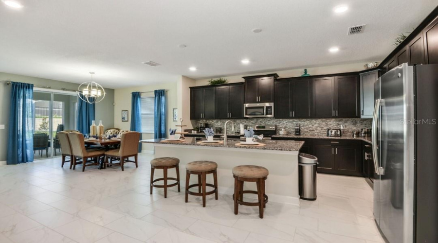 Davenport, Florida 33896, 6 Bedroom Bedrooms, ,5 Bathroombathrooms,Residential,For Sale,Tempo,0,Mfrs5160431