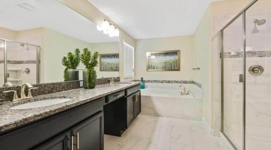 Davenport, Florida 33896, 6 Bedroom Bedrooms, ,5 Bathroombathrooms,Residential,For Sale,Tempo,0,Mfrs5160431