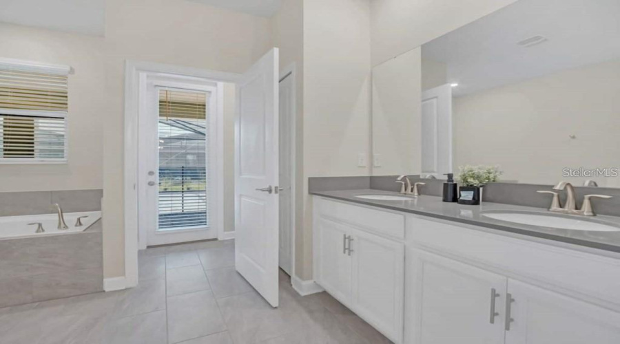Kissimmee, Florida 34746, 8 Bedroom Bedrooms, ,5 Bathroombathrooms,Residential,For Sale,Bookmark,0,Mfro6437497