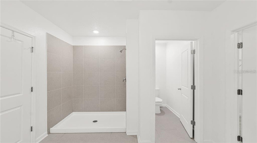 Kissimmee, Florida 34746, 4 Bedroom Bedrooms, ,2 Bathroombathrooms,Residential,For Sale,Golden Knight,0,Mfro6453134