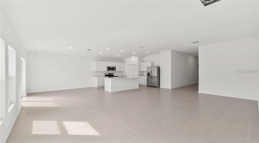 Kissimmee, Florida 34746, 4 Bedroom Bedrooms, ,2 Bathroombathrooms,Residential,For Sale,Golden Knight,0,Mfro6453134