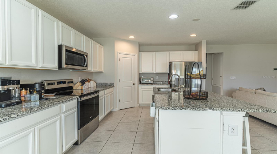 Davenport, Florida 33837, 4 Bedroom Bedrooms, ,2 Bathroombathrooms,Residential,For Sale,Jefferson,0,Mfrl4965465