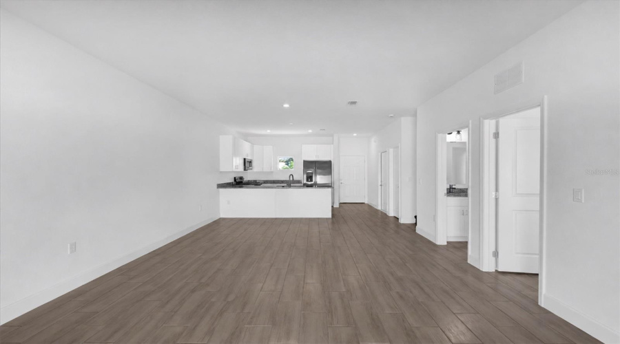 Davenport, Florida 33896, 4 Bedroom Bedrooms, ,4 Bathroombathrooms,Residential,For Sale,Lake Shore,0,Mfro6453125