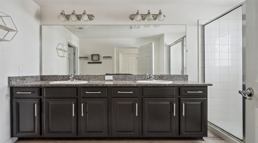 Kissimmee, Florida 34746, 4 Bedroom Bedrooms, ,3 Bathroombathrooms,Residential,For Sale,Bellissimo,0,Mfro6453157