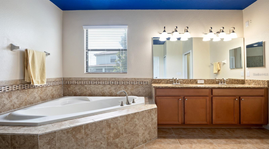 Davenport, Florida 33896, 4 Bedroom Bedrooms, ,2 Bathroombathrooms,Residential,For Sale,Dolphin Head,0,Mfro6453715