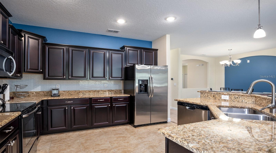 Davenport, Florida 33896, 4 Bedroom Bedrooms, ,2 Bathroombathrooms,Residential,For Sale,Dolphin Head,0,Mfro6453715