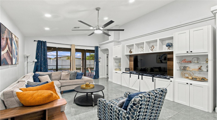 Davenport, Florida 33837, 4 Bedroom Bedrooms, ,3 Bathroombathrooms,Residential,For Sale,Bridgeford Crossing,0,Mfrg5119586