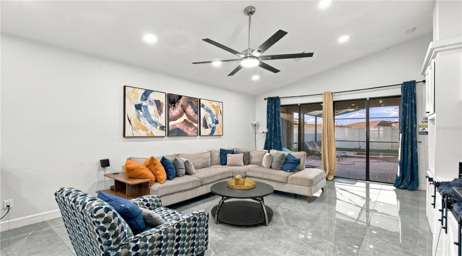 Davenport, Florida 33837, 4 Bedroom Bedrooms, ,3 Bathroombathrooms,Residential,For Sale,Bridgeford Crossing,0,Mfrg5119586