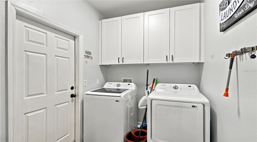 Davenport, Florida 33837, 4 Bedroom Bedrooms, ,3 Bathroombathrooms,Residential,For Sale,Bridgeford Crossing,0,Mfrg5119586