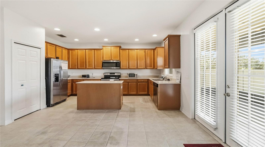 Orlando, Florida 32836, 4 Bedroom Bedrooms, ,3 Bathroombathrooms,Residential,For Sale,Sheltering Pine,0,Mfro6454071