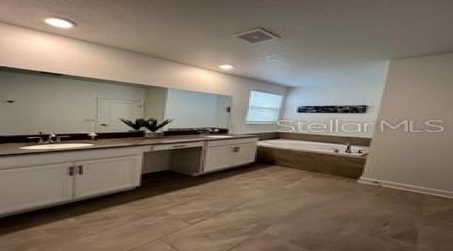 Davenport, Florida 33896, 5 Bedroom Bedrooms, ,5 Bathroombathrooms,Residential,For Sale,Leader,0,Mfro6454122