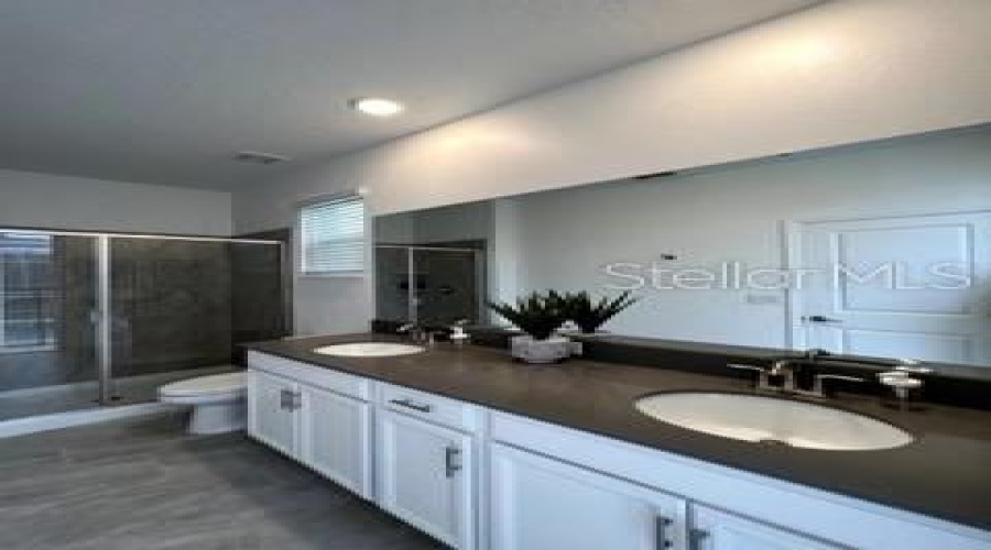 Davenport, Florida 33896, 5 Bedroom Bedrooms, ,5 Bathroombathrooms,Residential,For Sale,Leader,0,Mfro6454122