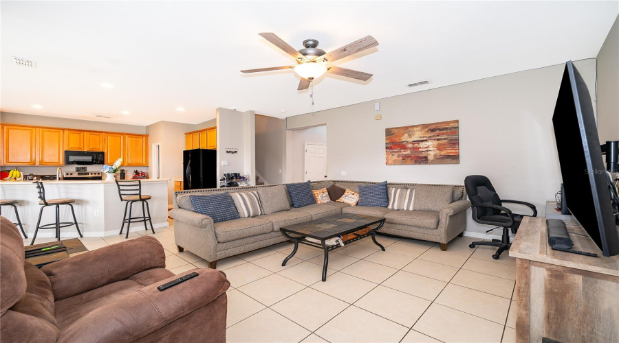 Kissimmee, Florida 34746, 4 Bedroom Bedrooms, ,2 Bathroombathrooms,Residential,For Sale,Grasmere View,0,Mfro6453883
