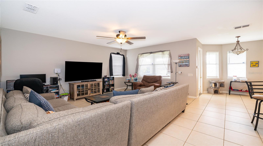 Kissimmee, Florida 34746, 4 Bedroom Bedrooms, ,2 Bathroombathrooms,Residential,For Sale,Grasmere View,0,Mfro6453883