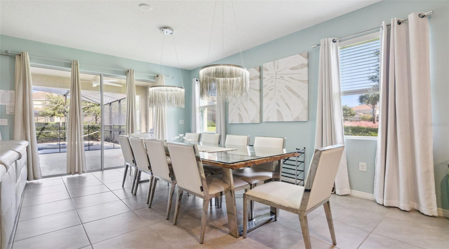 Davenport, Florida 33837, 7 Bedroom Bedrooms, ,5 Bathroombathrooms,Residential,For Sale,Oakmoss,0,Mfro6452530