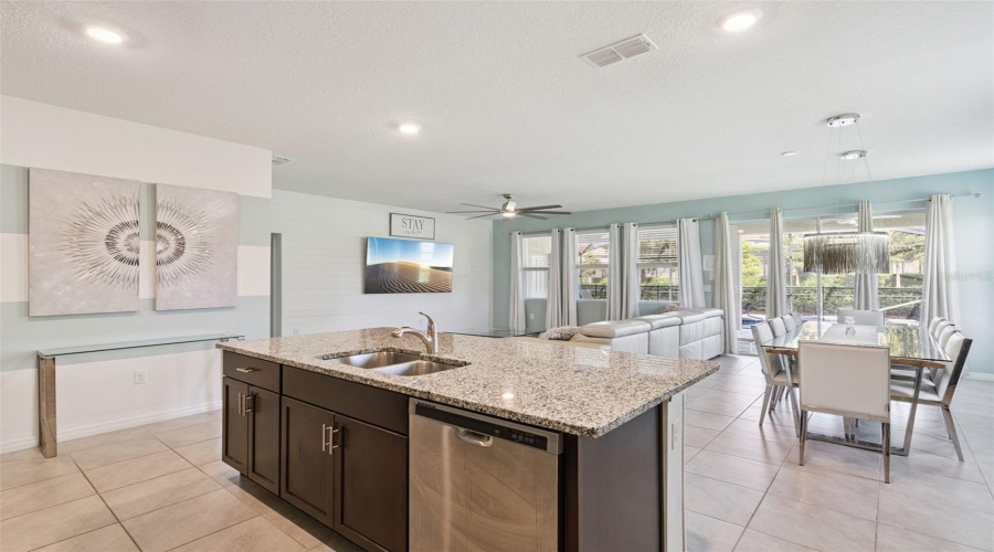 Davenport, Florida 33837, 7 Bedroom Bedrooms, ,5 Bathroombathrooms,Residential,For Sale,Oakmoss,0,Mfro6452530