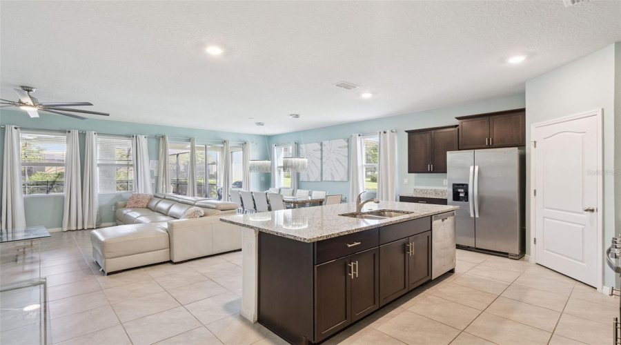 Davenport, Florida 33837, 7 Bedroom Bedrooms, ,5 Bathroombathrooms,Residential,For Sale,Oakmoss,0,Mfro6452530