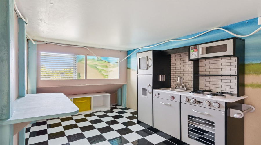 Davenport, Florida 33837, 7 Bedroom Bedrooms, ,5 Bathroombathrooms,Residential,For Sale,Oakmoss,0,Mfro6452530