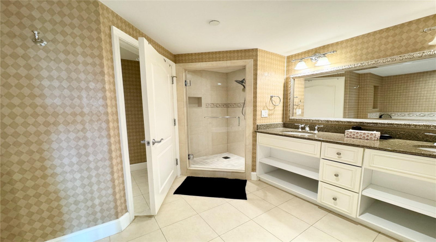 Kissimmee, Florida 34747, 1 Bedroom Bedrooms, ,1 Bathroombathrooms,Residential,For Sale,Gathering,0,Mfrs5160022