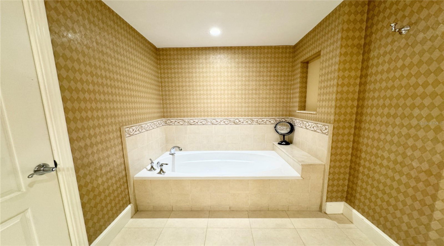 Kissimmee, Florida 34747, 1 Bedroom Bedrooms, ,1 Bathroombathrooms,Residential,For Sale,Gathering,0,Mfrs5160022