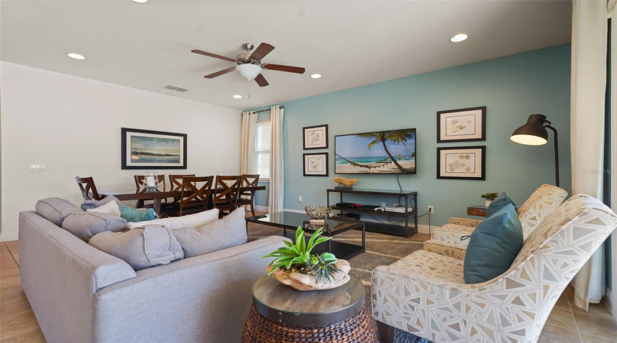 Kissimmee, Florida 34747, 6 Bedroom Bedrooms, ,6 Bathroombathrooms,Residential,For Sale,Minton,0,Mfro6452003
