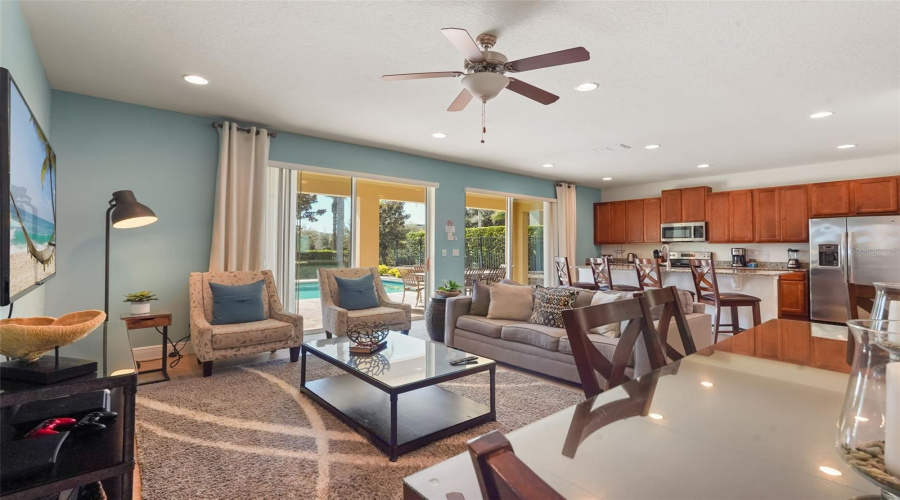 Kissimmee, Florida 34747, 6 Bedroom Bedrooms, ,6 Bathroombathrooms,Residential,For Sale,Minton,0,Mfro6452003